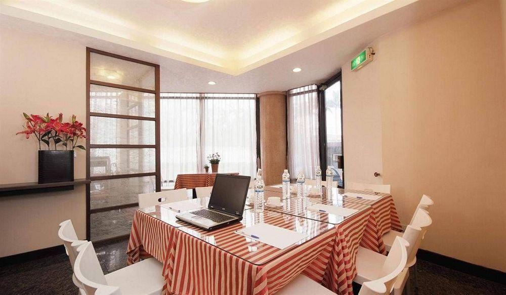 Luckynews Classic Hotel Taoyuan Luaran gambar