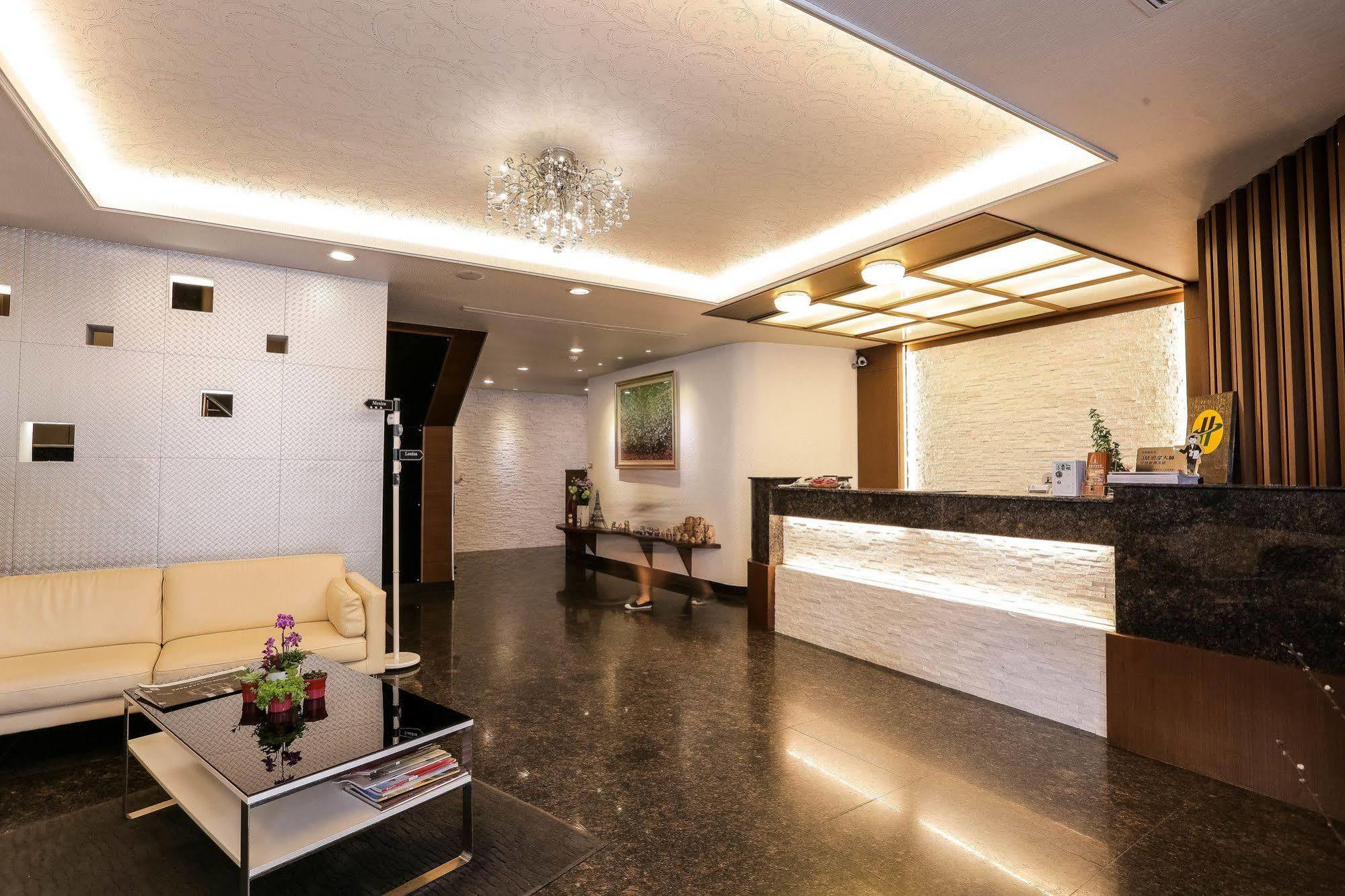 Luckynews Classic Hotel Taoyuan Luaran gambar